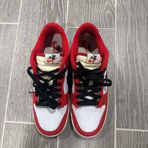 Nike Dunk Low Retro PRM 'Chicago Split' University Red Black (DZ2536-600)